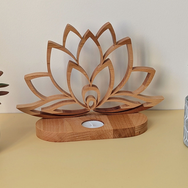 Fleur de lotus en hêtre