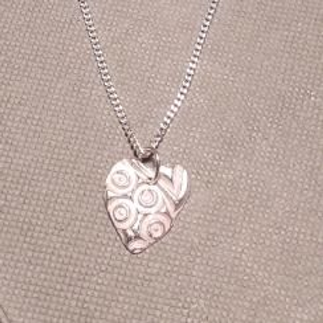 Dotty  silver heart pendant 