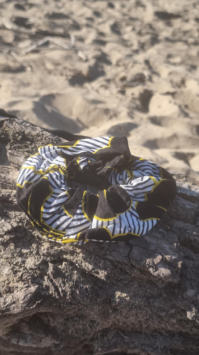 Chouchou fleur de mariage noir et blanc