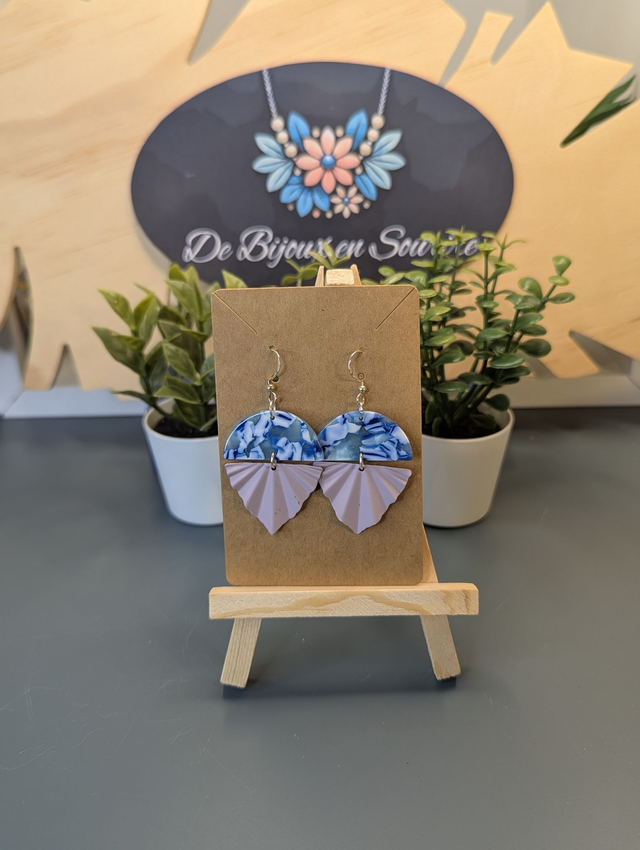 Boucles d'oreilles en deux parties, bleu et violet. 