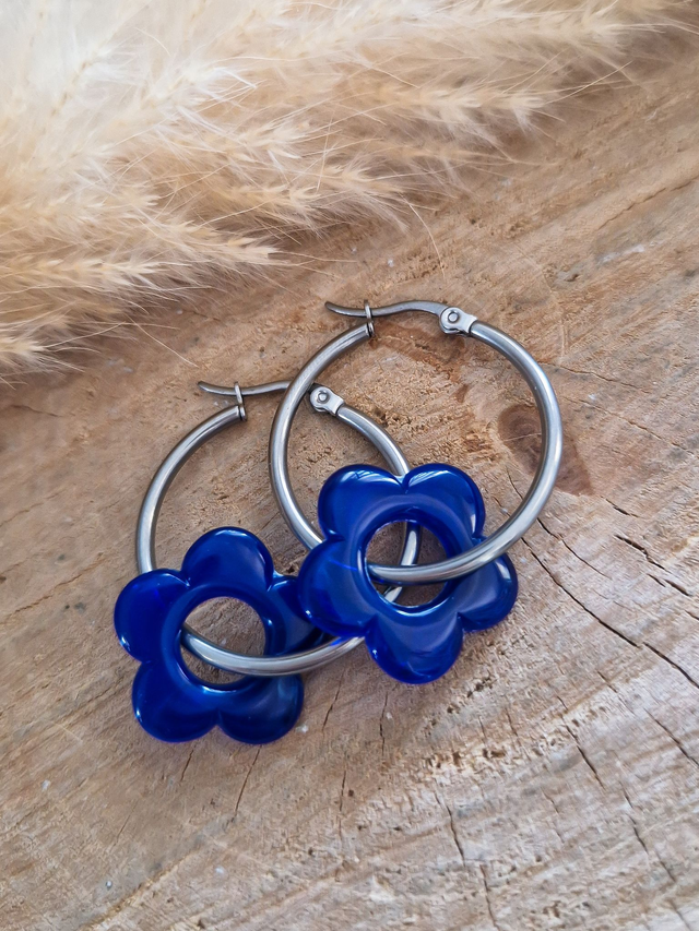 Boucles d'oreilles créoles "Fleurs" - Argenté et bleu nuit