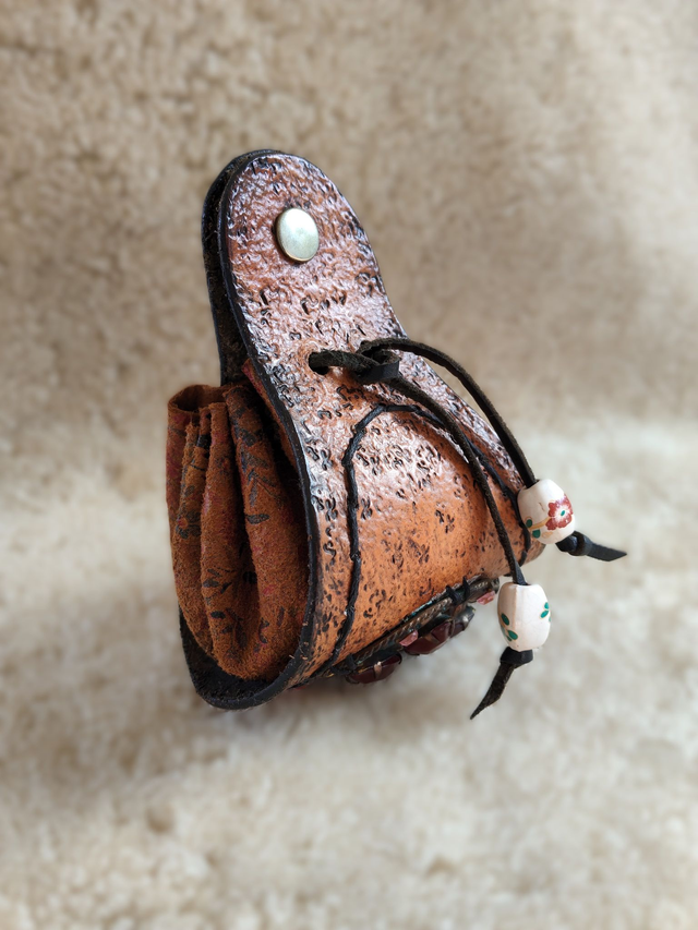 Bourse médiévale en cuir "Esmeralda"