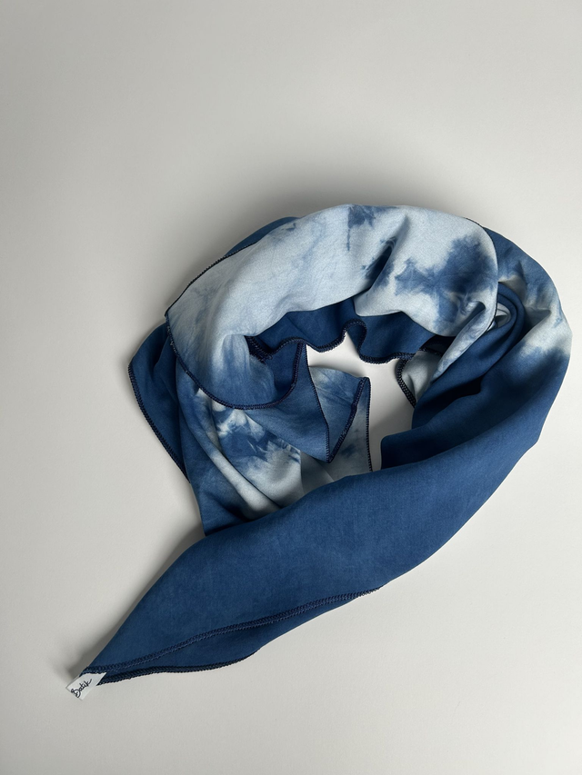 Foulard à liseré de couleur