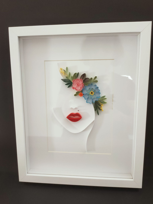 LA FEMME FLEURS