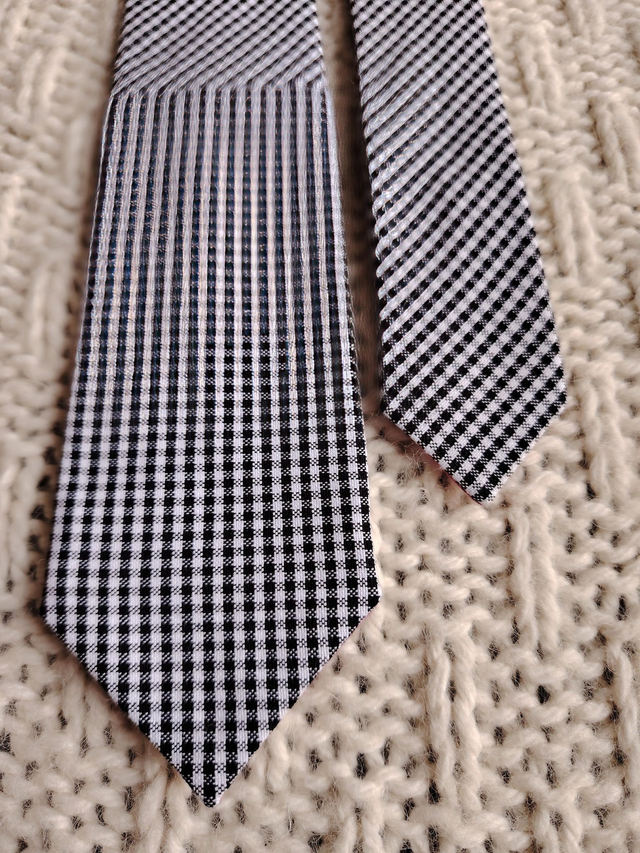 Cravate bout inversé, pièce unique 🤍