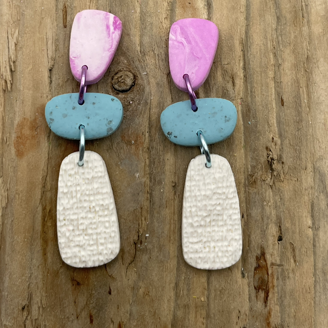 Pink, blue & white pebbles