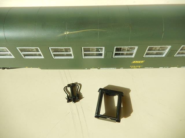 voiture UIC verte 2cl B9c9 Europolitrains 120241 H0