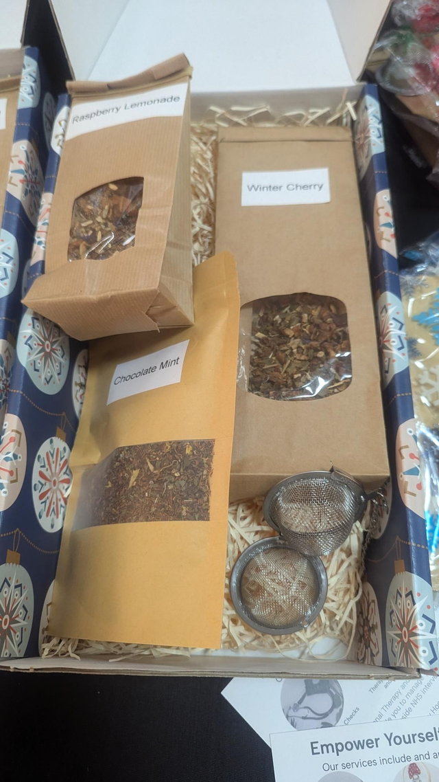 Gift Pack - 3 tea blends and a tea ball diffuser
