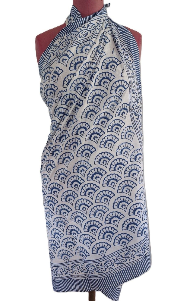 Paréo de plage en coton indien imprimé à la main – Motif coquillages bleu et blanc – Étole & châle bohème 