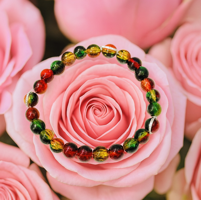 Rasta Vibes Elegance armband – handgemaakte kralenarmband met Rasta kleuren en zilveren accent