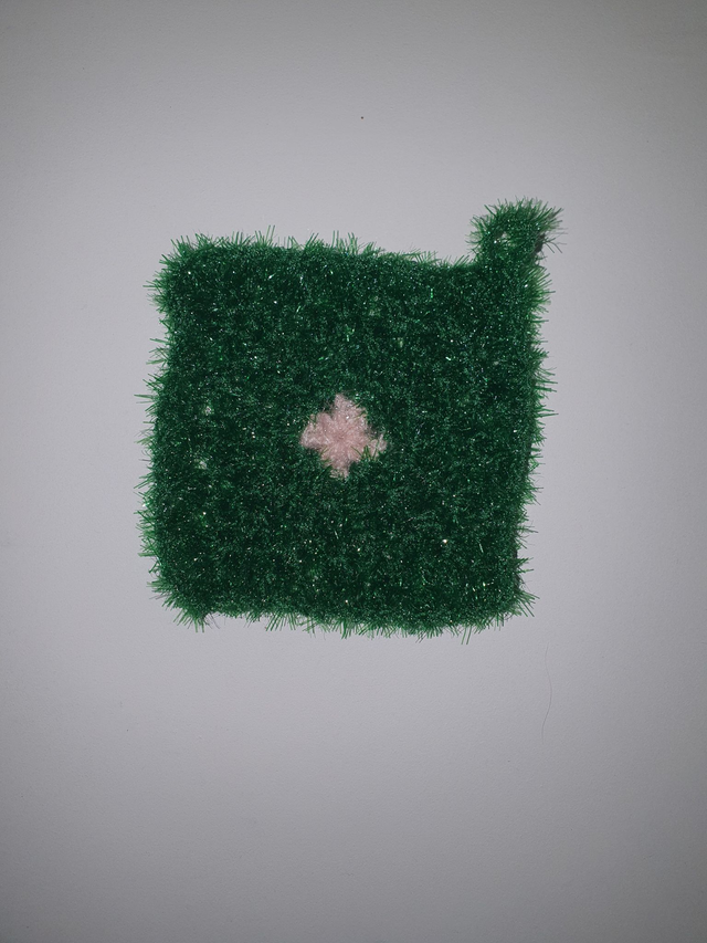 Lavette pour la toilette, la vaisselle ou les vitres verte coeur rose pâle 