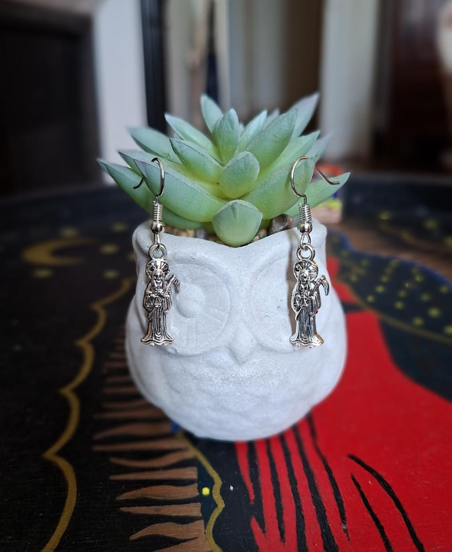 Boucle d&#039;oreilles Santa Muerte argentées