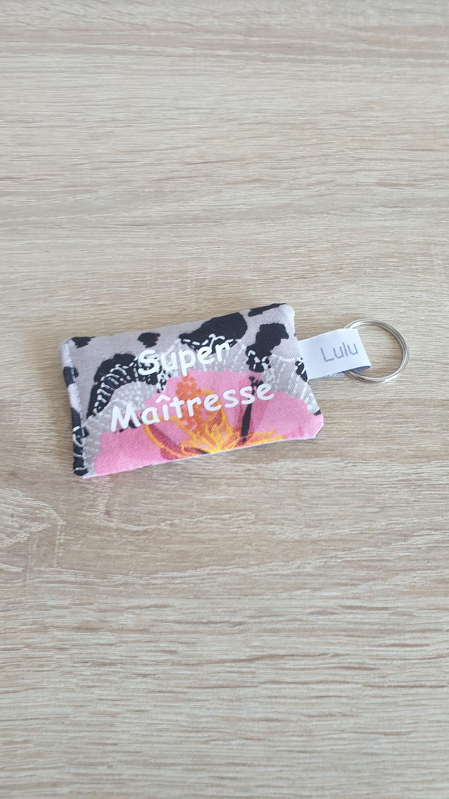 Porte clés Super Maîtresse (léopard fleurs)