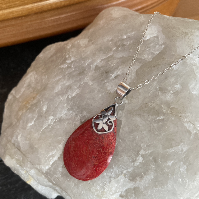 Red Moonga Pendant with Silver Flower Design 16" Sterling Silver Pendant Necklace