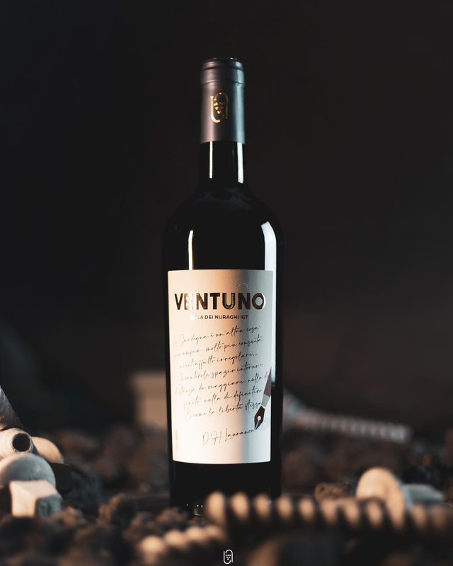Ventuno IGT Isola dei Nuraghi (bottiglia 75 cl)