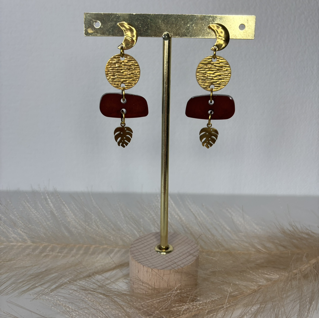 Boucle d’oreille marron