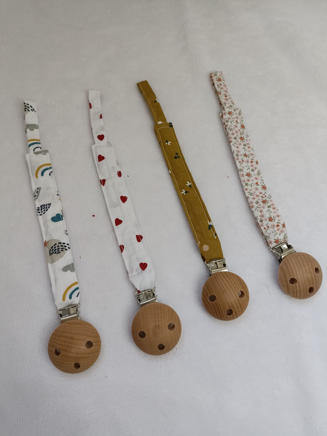 Attache tétine tissu