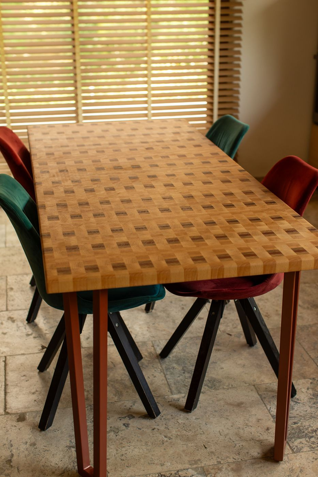 Table en bois de bout