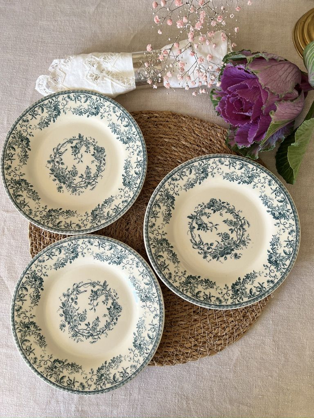 BOUQUETS DE ROSES - Suite de 6 assiettes à dessert signées Gien - Terre de Fer