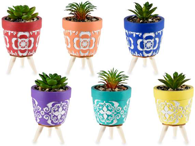 Vaso cemento decorato con pianta artificiale e treppiede