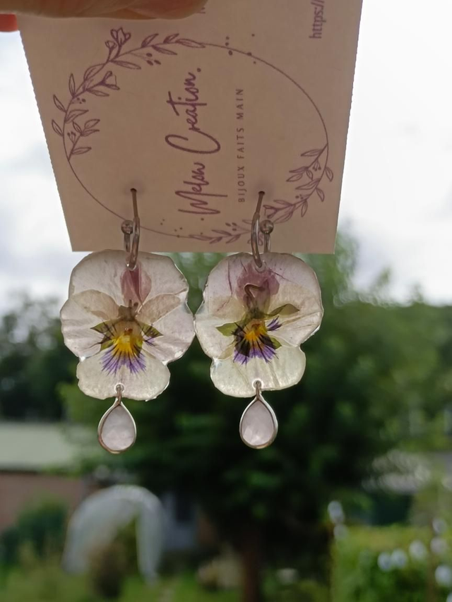 Boucles Pensées Crème &amp; Strass