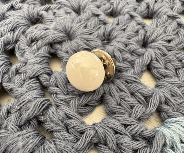 Pin’s bille nacrée