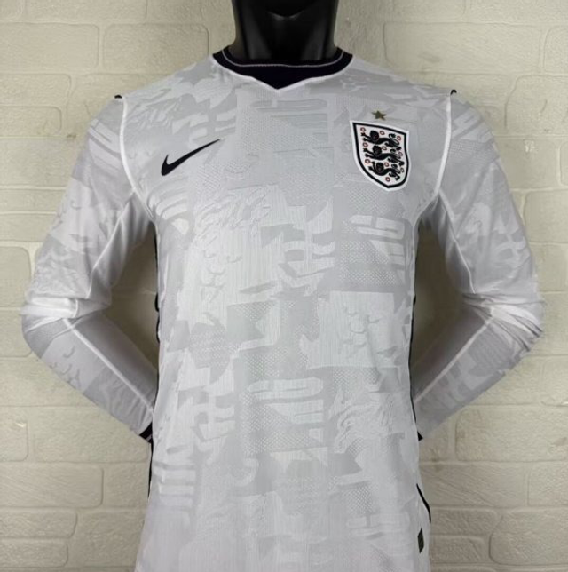 Selección inglesa, equipación manga larga 2026