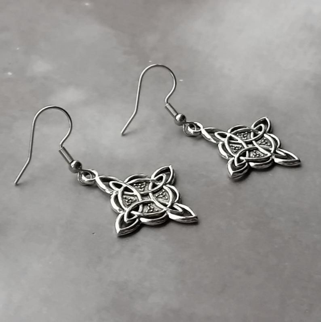 Patterned Witch's Knot Jewellery Set