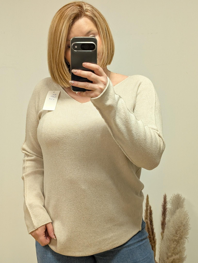 Ref P016 Pull Judith beige