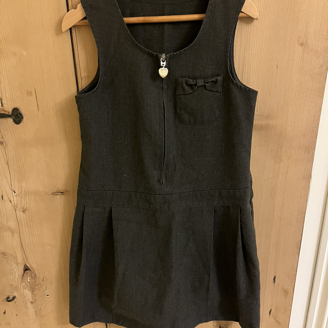 Grey school dress 5-6 years