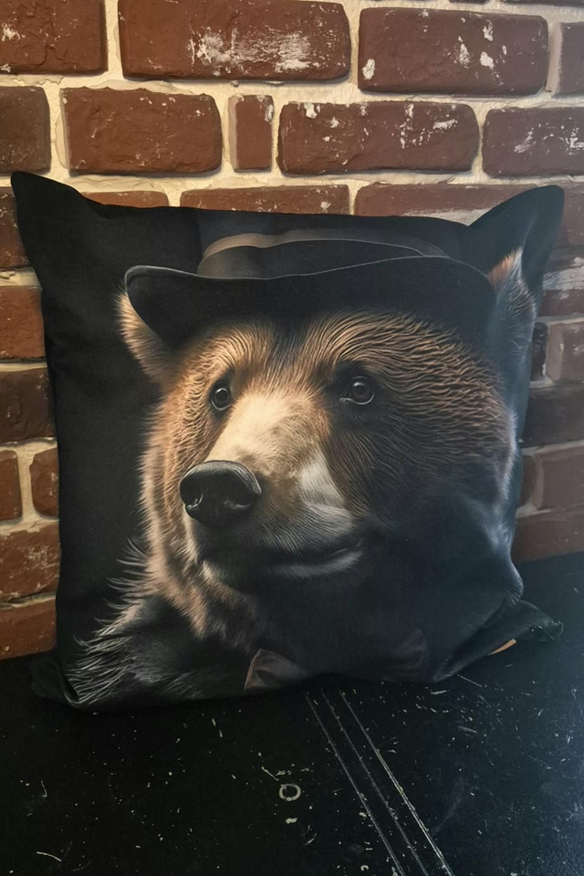 Coussin ours chic 