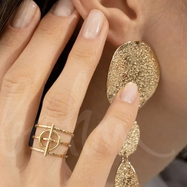 Bague doré cercle graphique