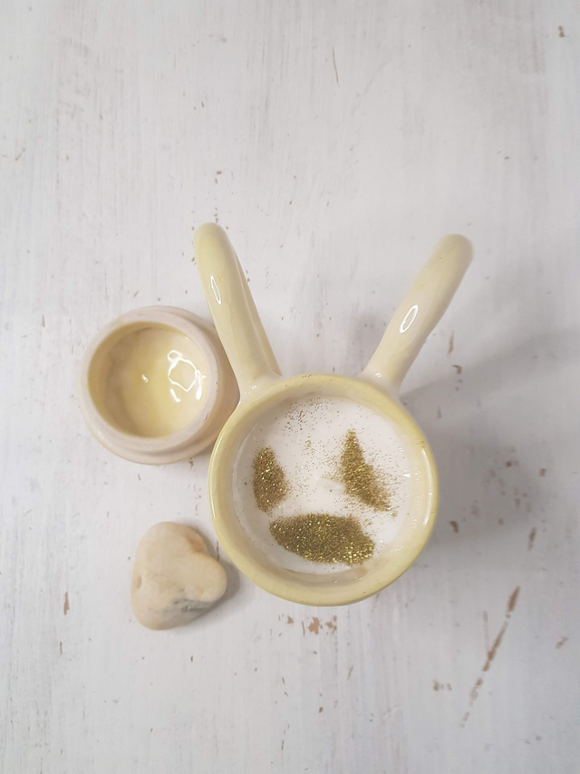 Bougie collection Neige éternelle (modèle tasse blanc et jaune)