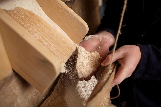 MILLING DEMONSTRATIONS