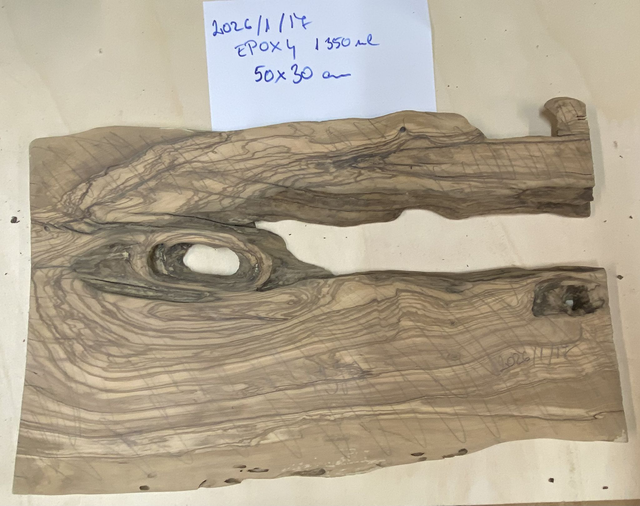 Bespoke Olive Wood Serving Board – No. 2026/1/17