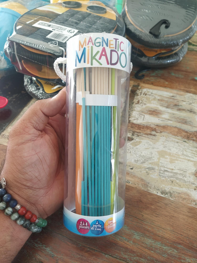 MAGNETIC MIKADO