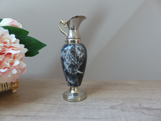 Petit pichet décoratif en marbre noir véritable pierre OMF vintage, pichet miniature avec anse forme serpent, cadeau déco maison intérieur