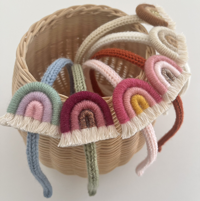 Serre tête tricotin et arc-en-ciel en macramé à personnaliser 