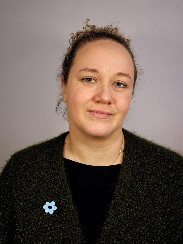 Pin's Marguerite bleue 2