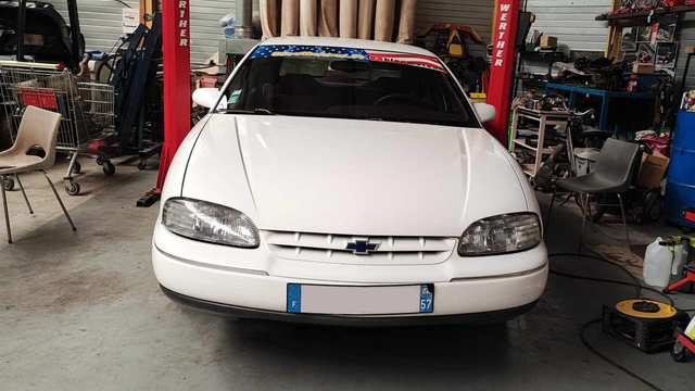 Bande à Bare-Prise format américaine