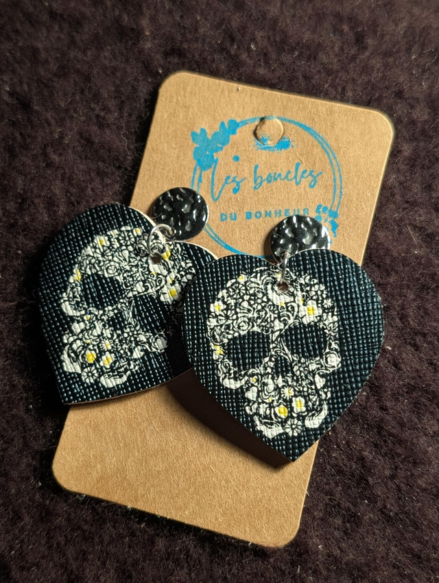 Boucles d'oreilles Coeur ❤️ tête de mort c021