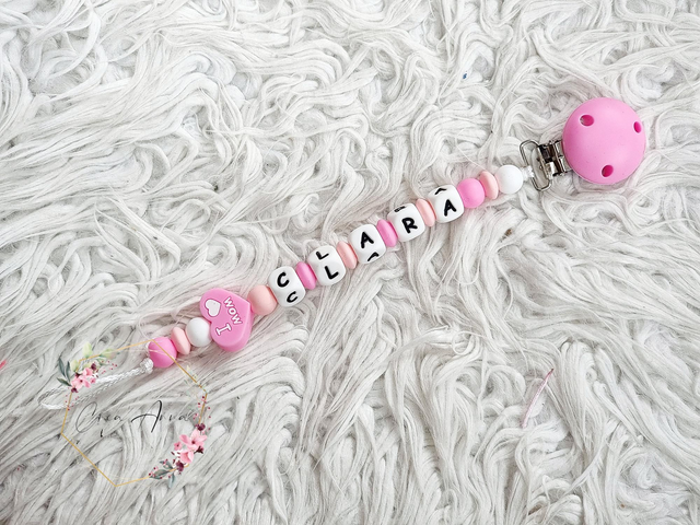 Attache tétine I love Mom / Dad