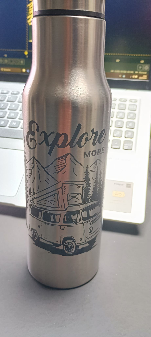Gourde inox 750 ML personnalisé avec motif &quot;Explore&quot;