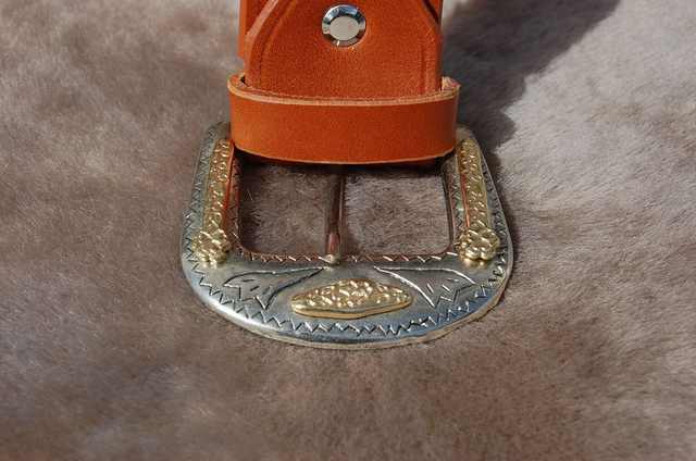 Ceinture en cuir de croupon de buffle fauve en 40 mm de large pour tour de ceinture allant de 91 à 95 cm 