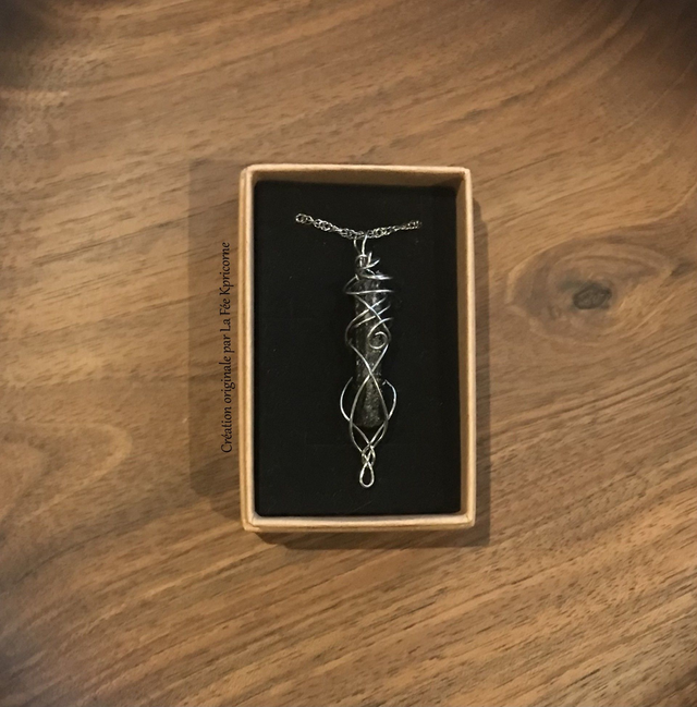 Pendentif TOURMALINE - BIJOU ARTISANAL Gamme &quot;DANA&quot; - [fils et chaîne inox]