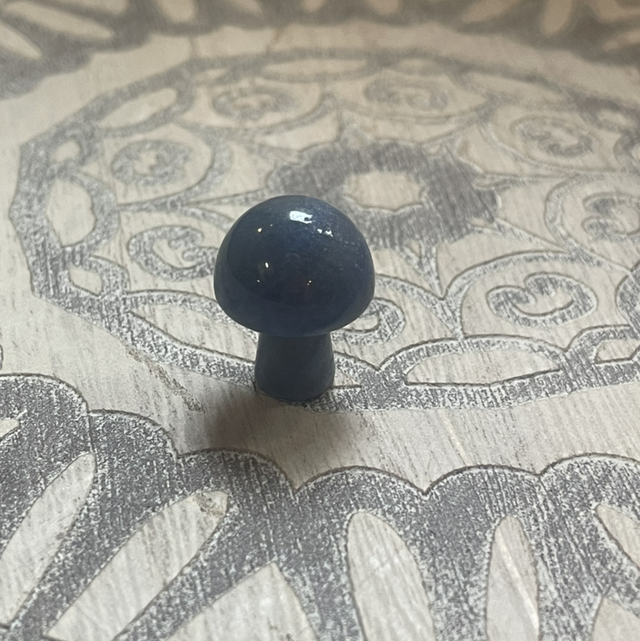 Mini Toadstool - Blue Quartz