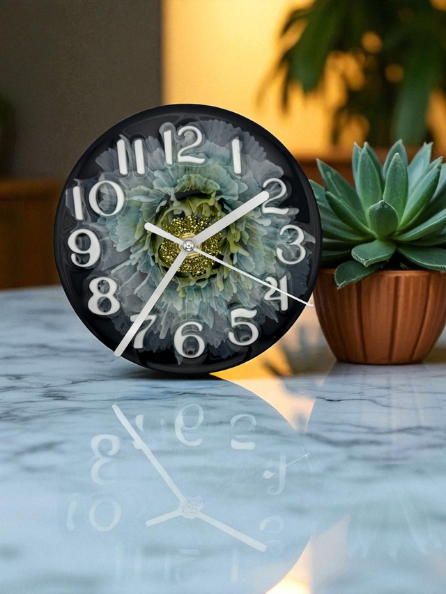 Small Resin Black Clock with 3D Bloom
