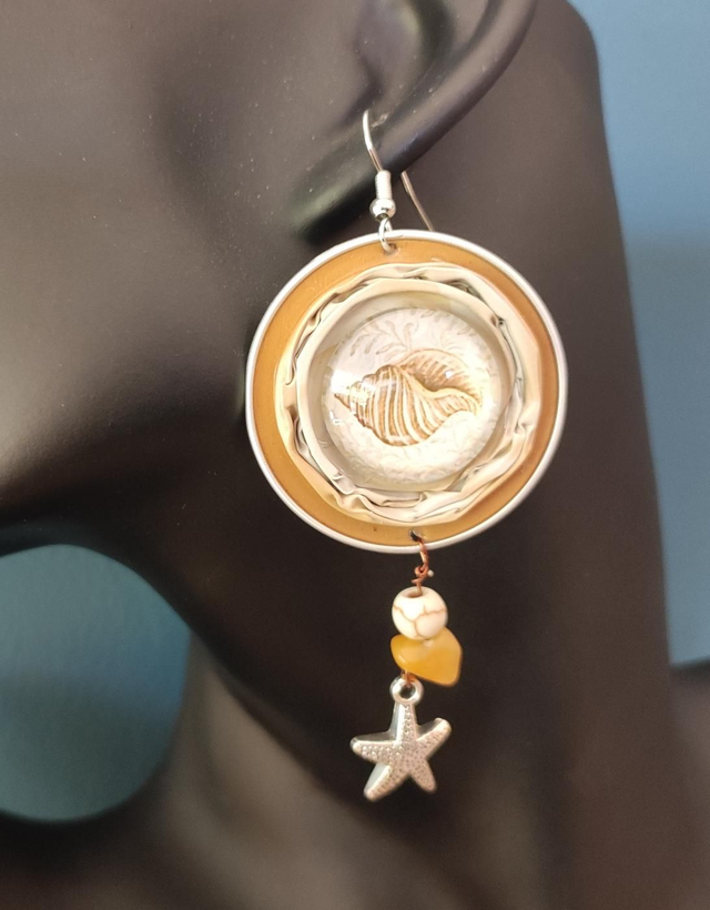 Boucles d'oreilles beige moutarde 