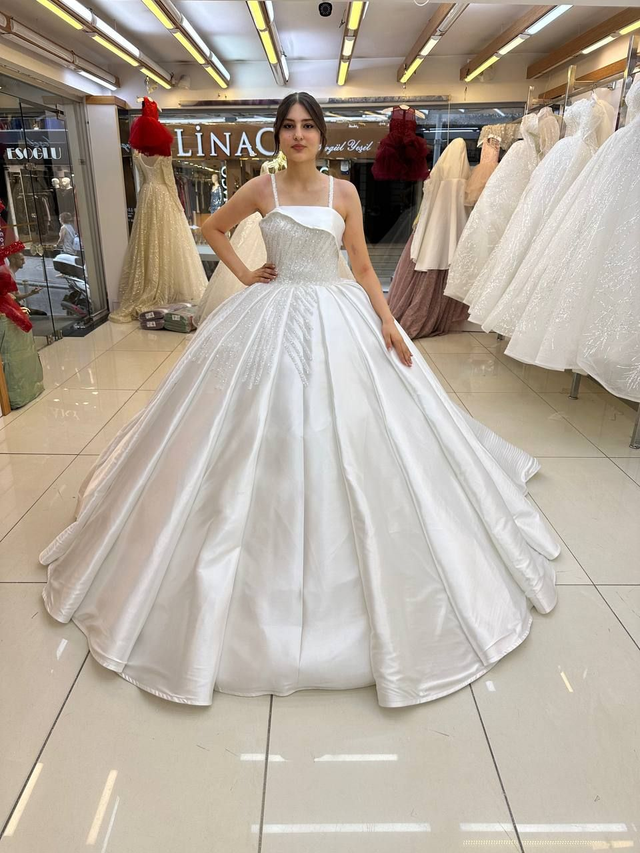 Robe de Mariée Princesse sans manches à Paillettes / Réf : RMP59