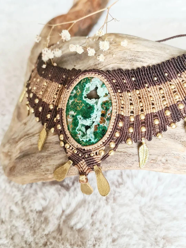 Collier elfique en micro-macramé, Malachite druze naturelle, Bijou sorcière bohème